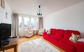 8Th Floor City View Apartment By Bookinghost